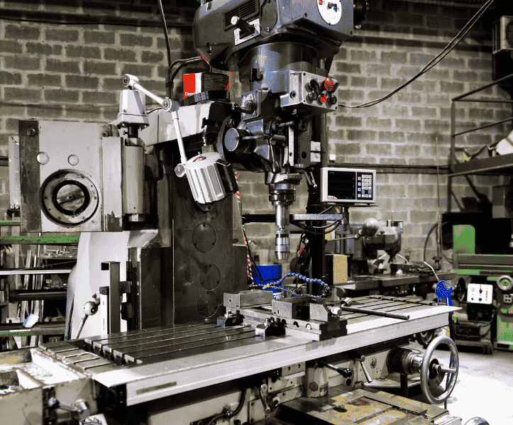 Mécanique industrielle et usinage de pièces à l'atelier mécanique du gave